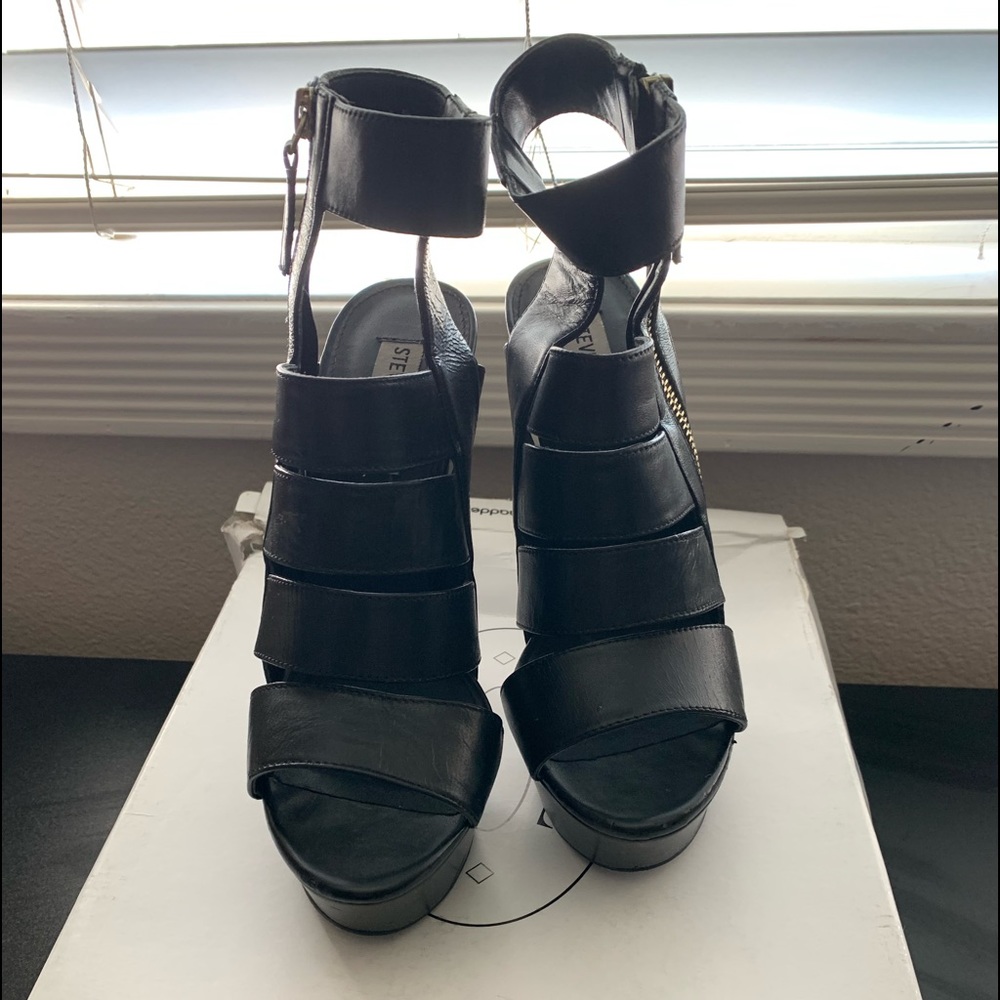 Steve Madden Platform Sandal Size 8 - image 1